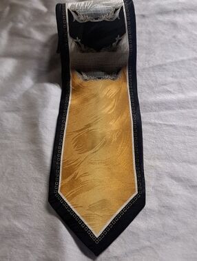 OTTIMO UOMO  Stylish Gold and Black Men's Tie